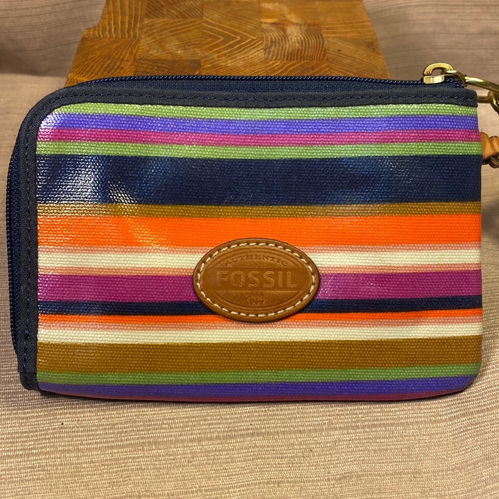 Fossil NWOT half zip clipped leash, leather detail
